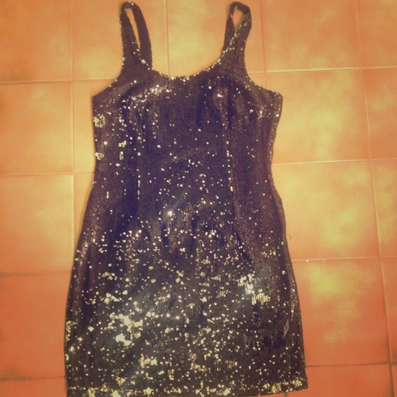 ❤️SOLD❤️Sparkly sequin black party dress