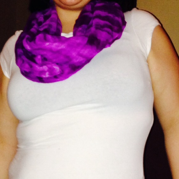 🚫🚫SOLD🚫🚫. Infinity Scarf - Picture 2 of 4