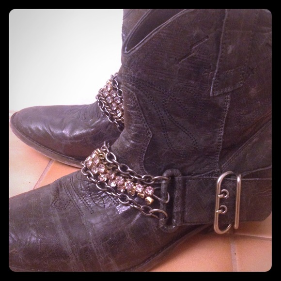 WORN ONCE Steve Madden cowboy boots 💜