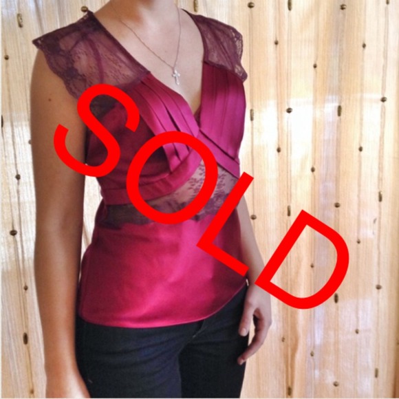 *SOLD* hot top w lace