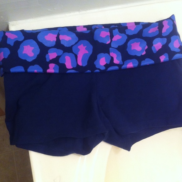 Pink shorts - Picture 2 of 2