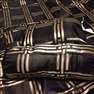 Full sz coverlet comforter unused
