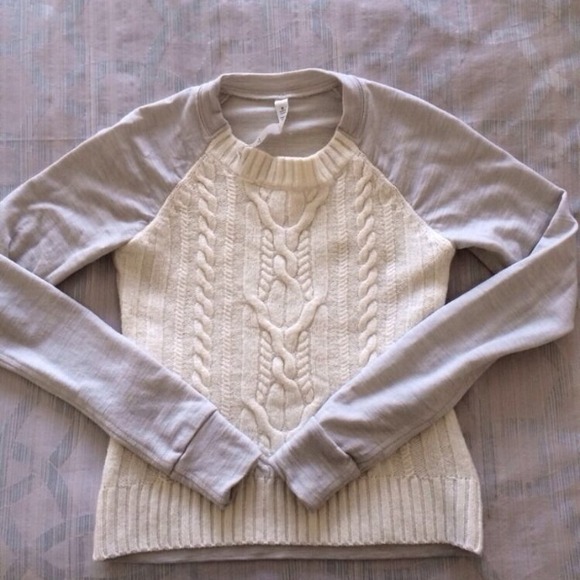 ***sold**Lululemon St Moritz sweater