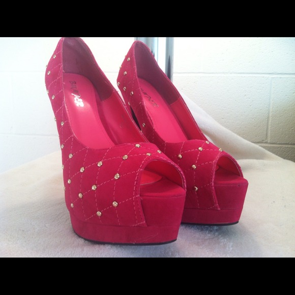 >>SOLD In Bundle!<< Pink "Quilted" Stiletto Heels - Picture 3 of 4