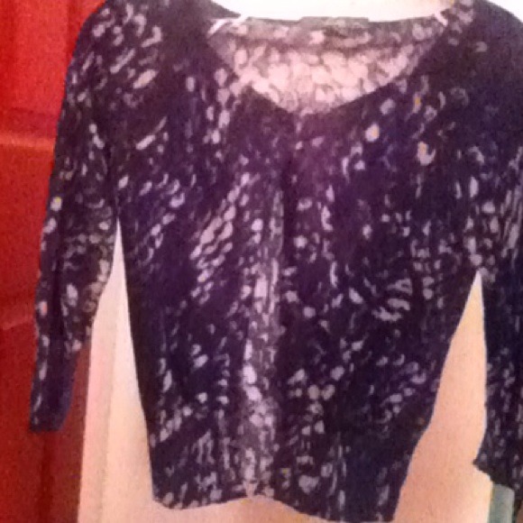 Blue & white spot 3/4 button down sweater!