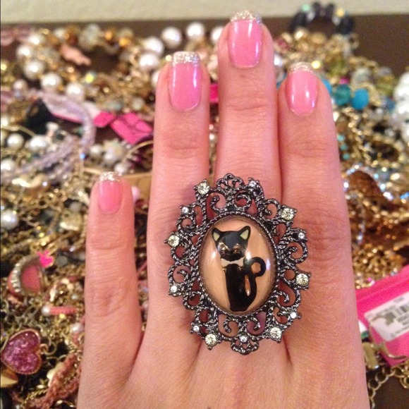 Betsey Johnson Vintage Kitty Cameo Lace Ring BNWT