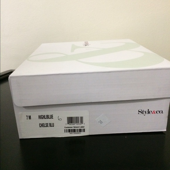 Style & Co strappy sandals - Picture 4 of 4