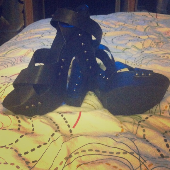 Size 10 Gomax platforms NWOT