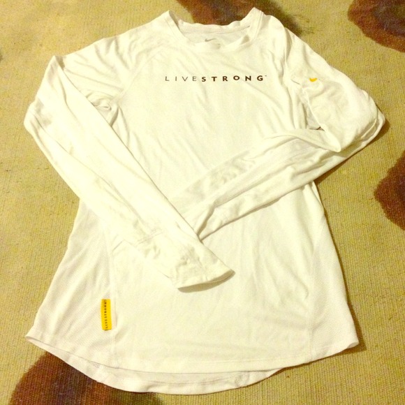 Nike Dri-Fit Livestrong Longsleeve 💪