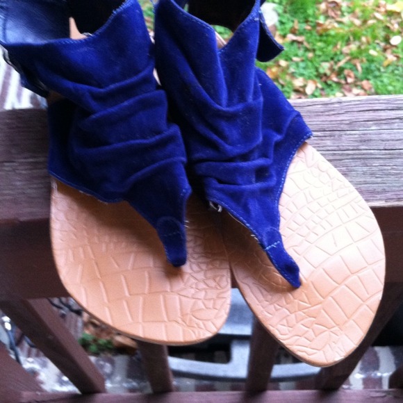 WOMAN'S SANDLE - Picture 3 of 3