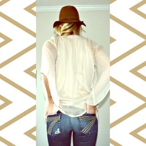 Barely worn 7 For All Mankind flare jeans REDUCED