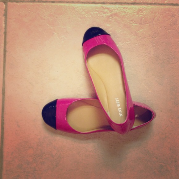 Cap toe black pink Nine West flat