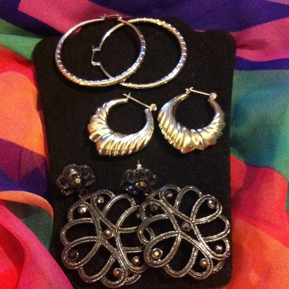 #🚫#SOLD🚫## Bundle of pierced earrings