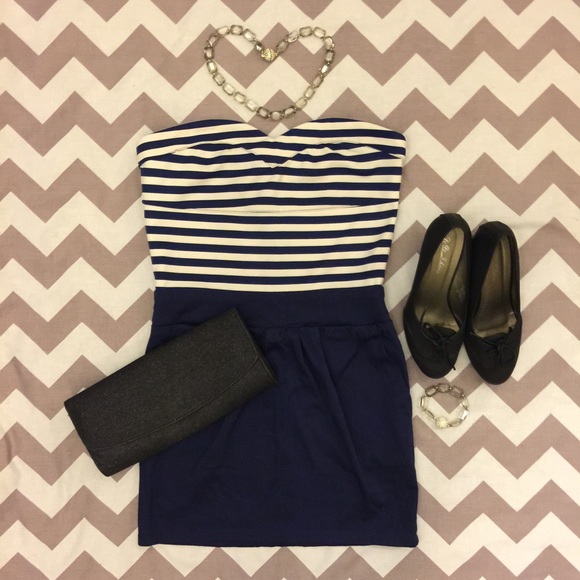 Dresses & Skirts - 🎉HOST PICK🎉 Sweetheart Striped Navy Blue Dress