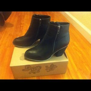 Ecote Ankle Boots