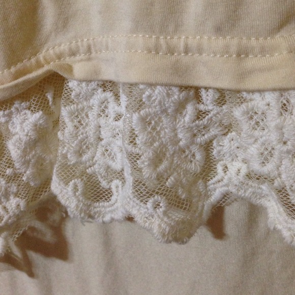 🌸BUNDLED🌸Ivory oversized shirt with lace hem - Picture 3 of 3