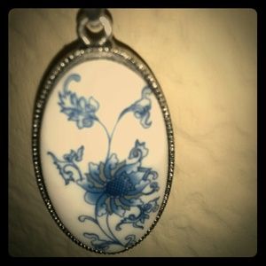 Flower Pendant Silver Necklace