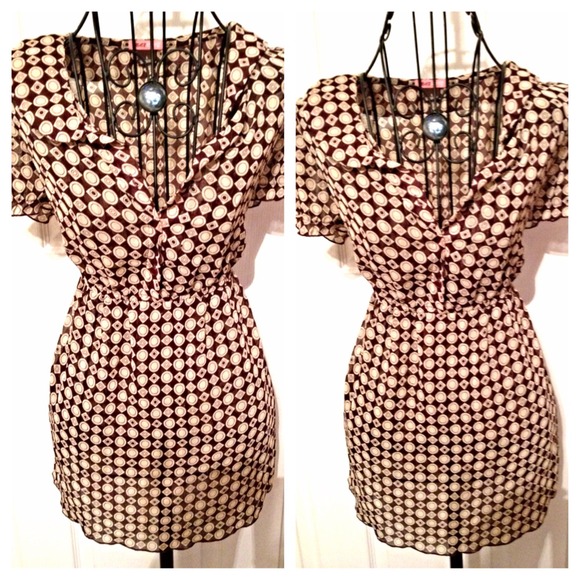 💜Plum and khaki print top💜