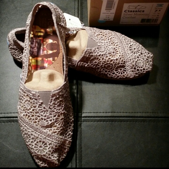 TOMS Classic Crochet