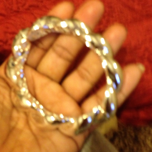 Bangle - Picture 2 of 2