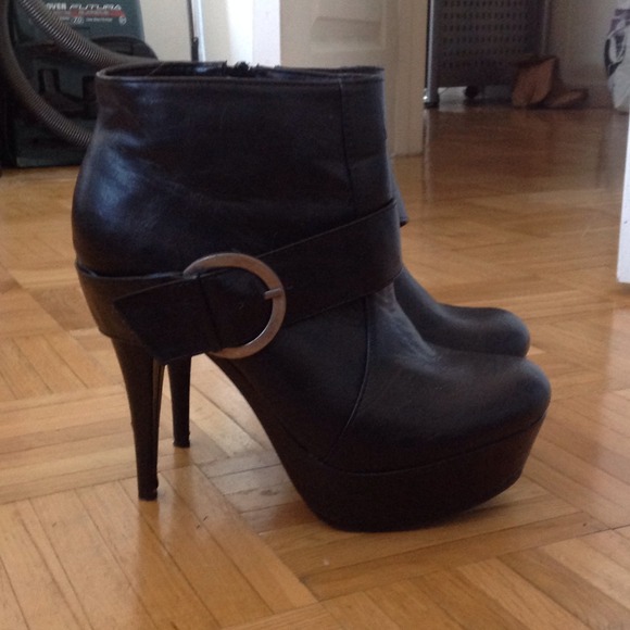 SALE OVER AT 1pm!! Platform booties with buckle