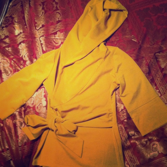 Amazing Boutique Wrap in a gold color. Perfect!