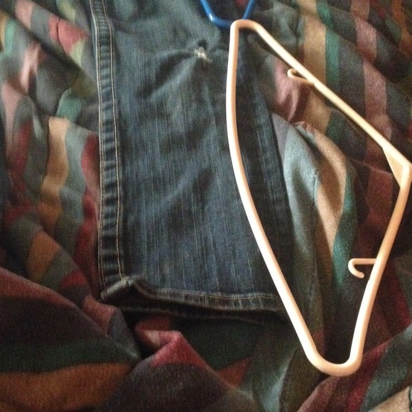 Almost 2 hanger lgnths LNG tru religion capris