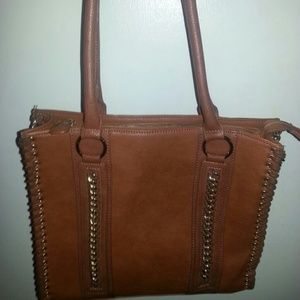 Stylish messenger type bag