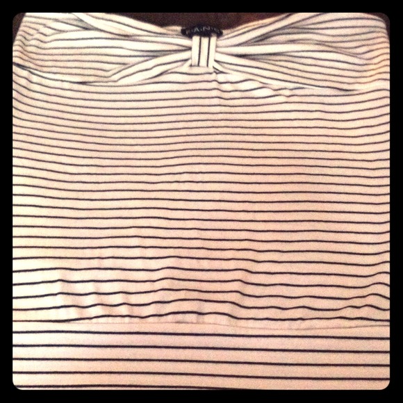 Black strip tube top