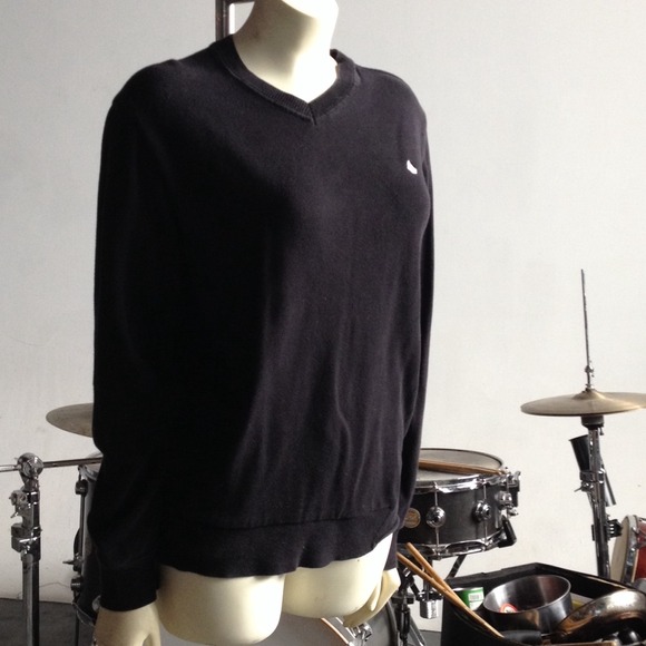 🚫BUNDLED🚫Volcom distressed sweater
