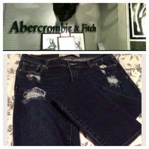 😄hold A&F straight leg jeans