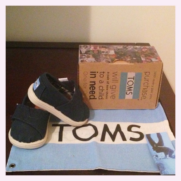 Bundled! Tiny Toms
