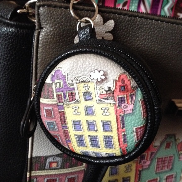 Cityscape Tote Bag - Picture 4 of 4