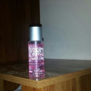 PINK body mist