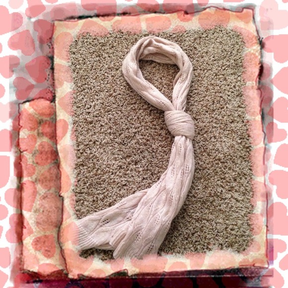 ❌SOLD in bundle ❌Pink Scarf