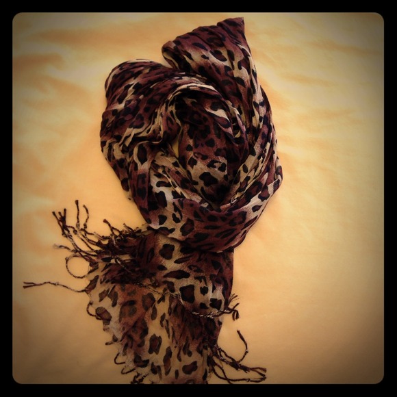 BUNDLED Leopard print scarf!