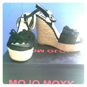 BRAND NEW sandal wedges