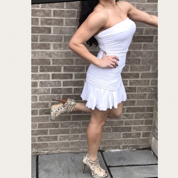 BCBGMaxazria ruched bubble dress ❗️FINAL PRICE❗️ - Picture 2 of 4