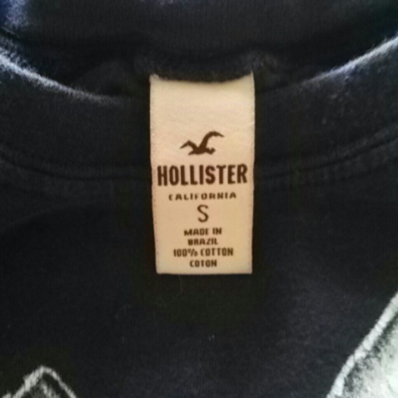 **SOLD/BUNDLED**Hollister tee - Picture 3 of 4