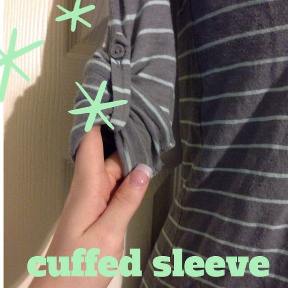 ❌SOLD❌2 X HOST PICK🎉Comfy & Cute Stripe Top - Picture 2 of 2