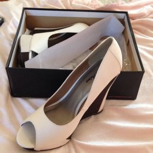 Michael Antonio Wedges size 10