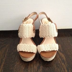 Vince Camuto VC Signature Milo wedges