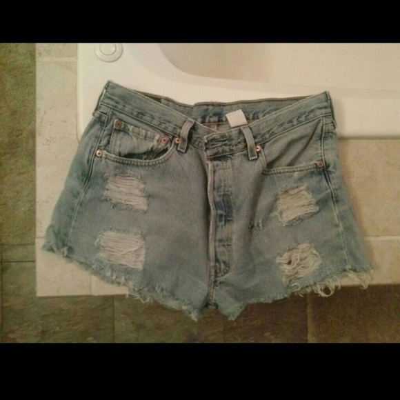 Highwaisted Levi shorts