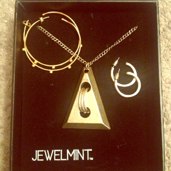 Gold jewelmint collection