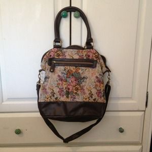 Flower shoulder bag