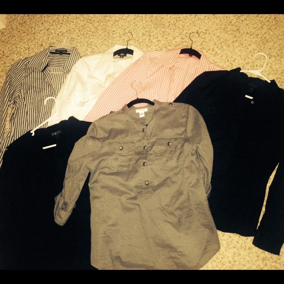 Lot of 6 button up dress shirts.