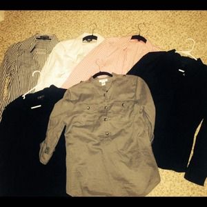 Lot of 6 button up dress shirts.