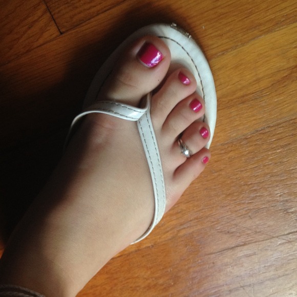 American eagle flip flops - Picture 2 of 2