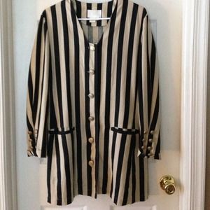 Long vintage blazer!