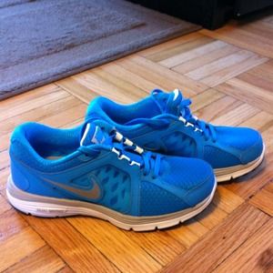 Twice worn Nike Dual Fusion Run Sneakers.